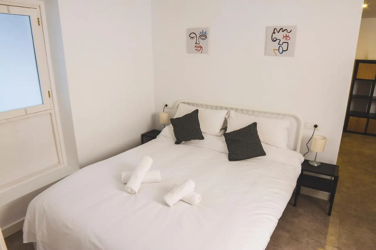 Botica, Encantador apartamento en pleno centro histórico Cádiz 0*,  España